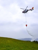 Elicottero antincendio in azione